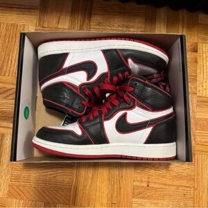 Nike Air Jordan 1 Retro High OG Black/White/Red Shoes EUC